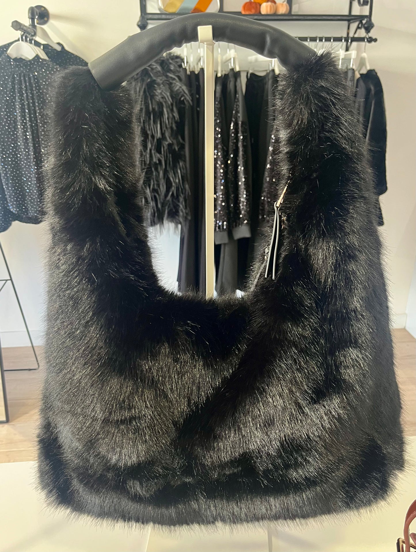 Callie faux fur shopper