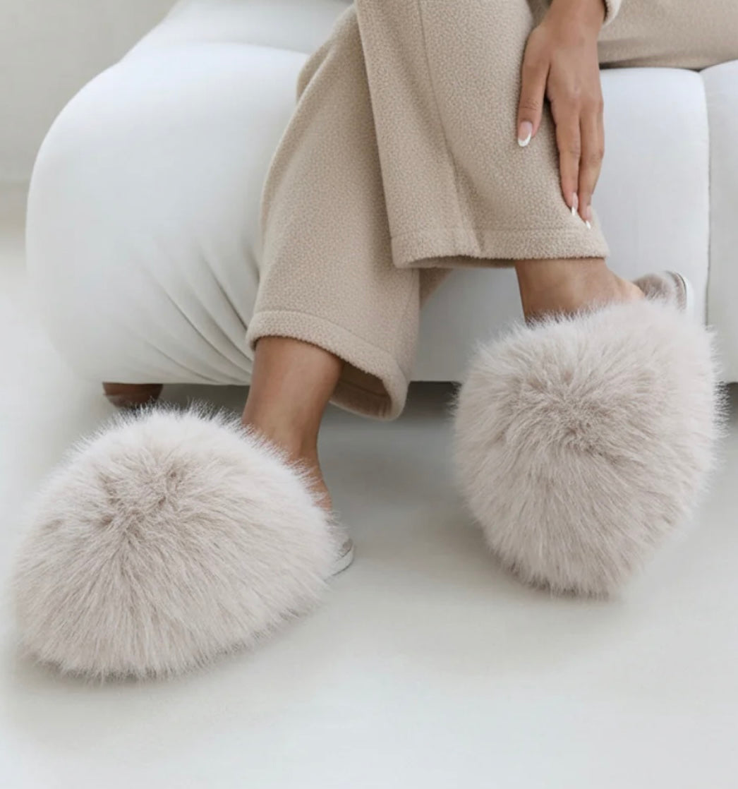 Fluff ball slipper
